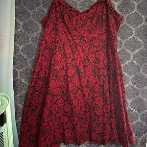 Retro Chic by Torrid EUC women's 30(6x) roses, keys, skull sleeveless